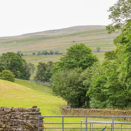 Church Farm * Skipton